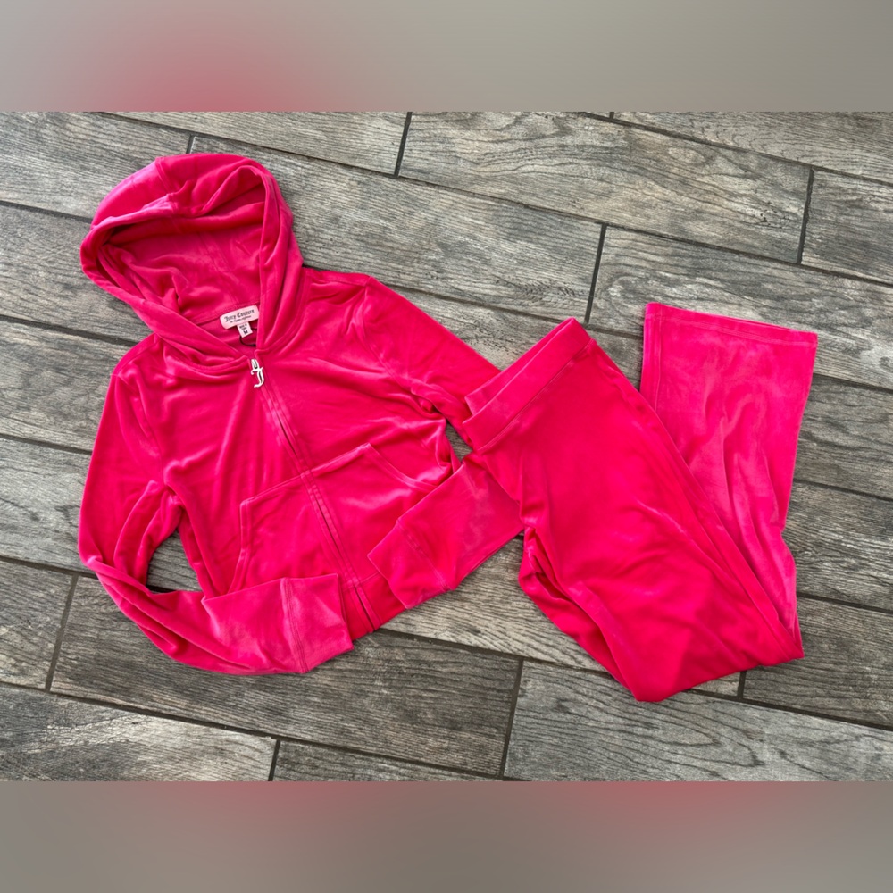 Juicy Couture Hot Pink Velour Hoodie & Pants Set - Picture 2 of 10
